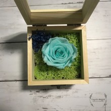 PRESERVED TURQUOISE ROSE IN A BOX