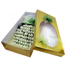 100 White Roses Boxed Bouquet